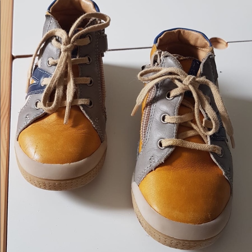 Babybotte toddler shoes size 23 European (7 US)